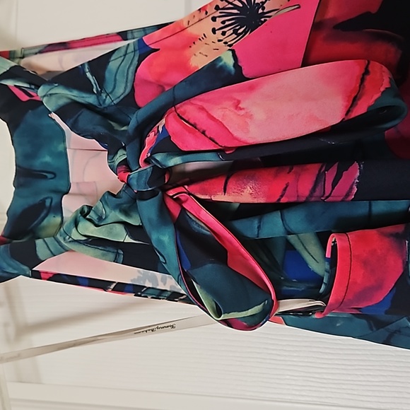 Tommy Bahama top - Picture 3 of 5